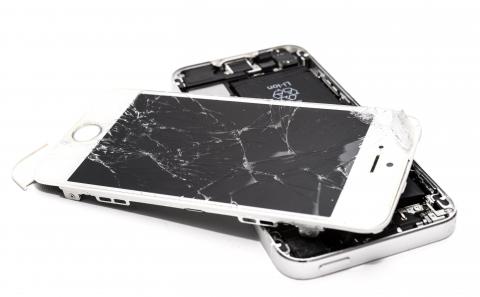 Je kapotte iPhone laat je repareren bij GSM Reparatie Centra.
